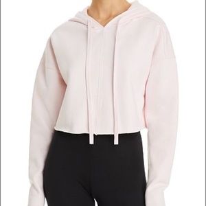 Alo Edge Crop Hoodie in SOFT PINK, Size Medium